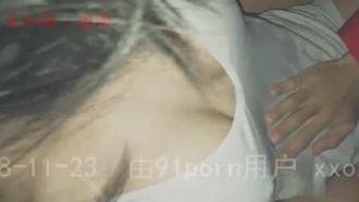 36D爆乳护士女友~男友视角不停抽插~淫声浪叫让人舒爽~