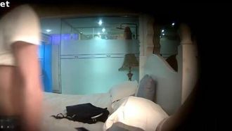 [酒店偷拍] 和新女友开房趣~等她洗完澡就迫不及待压到床上啪啪啪啪啪~爱的鼓掌~