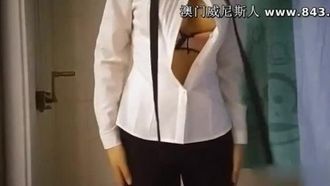 美乳OL吃饱饭决定要来手部运动了~淫声浪语帮男同事排解寂寞~~!!