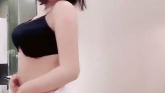La présentatrice très populaire Tengjing-chan danse ses gros seins~ Les vibrations de haut en bas me font voir des étoiles~