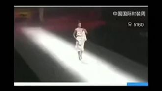 モデルさんはとても献身的ですね～たとえ露出されても、危険に直面しても平静を保っていますよ～