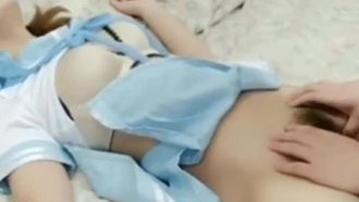 A linda Irmã Coelho quer fazer sexo. A tutora vem dar aula em casa. Depois de dar aula, ela vira amiga.