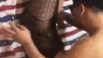 卑猥で刺激的なWeiboセレブのフイナちゃんのTSセックスと卑猥な3P母子の日常写真が16Pも添付されています。