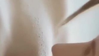 [歐美] 女人才懂女人的事~舔舔白虎嫩鮑~