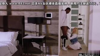 [歐美] 誰說不能黑白配~白嫩妹白虎鮑~最愛被中出一波!!