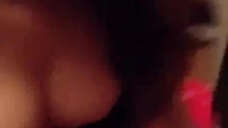 大奶女友好会摇！腰动不停骑到男友爽歪歪