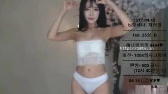 [한국 변태 너무 하고 싶어!] 가슴이랑 얼굴이 꽤 좋은데 그 여자의 영상이 온라인에 올라와서 김치녀가 얼마나 멋진지 모두가 목격했어요!