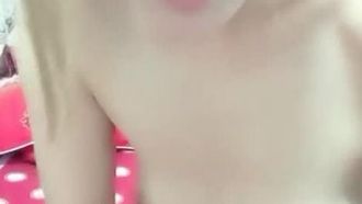 金髮主播自慰大秀~用道具把小嫩逼插到水嫩水嫩的~