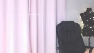 창녀처럼 일어서서 쪼그리고 앉으세요~ 온 힘을 다해 형제들과 즐겁게 지내세요~