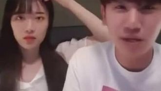 [Südkorea] Ich habe meine Freundin zur Live-Übertragung eingeladen ~ Wenn sie nicht einverstanden war, hob sie ihre Kleidung hoch und entblößte ihre Brüste, um sich zu entschuldigen!!
