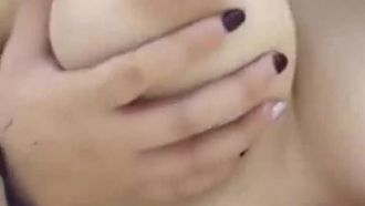 God of War Ah Liu asked a school girl to offer her big breasts and lick them from the air!! The breasts are so big that you can lick them with your tongue~ (6)