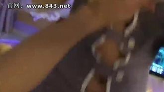 [Série M. Qin] La scène passionnante Lily est devant vous ! Le modèle aux jambes aux gros seins a déjà été super mouillé et collant dans la salle de cinéma et a commencé à faire l'amour !