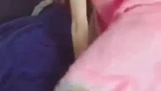【ディアガールシリーズ】陰謀あり！ネットセレブの女神が自撮りしたポルノ映画「コンドームなしの戦い」10本のポルノ映画が流出…数千人がバスに乗車 (17)