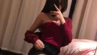 [La tentazione delle calze nere] Yang Chenchen si fa un selfie super sexy davanti allo specchio ~ Il suo seno seminudo fa sognare ad occhi aperti le persone ~