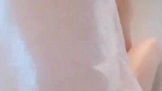 Prendi la tua ragazza e fanculo!! La camicia bianca fa risaltare la tua bella figura!!
