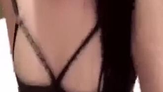 抖音女神今天抖音也抖奶~性感爆乳女神劉鈺兒口舔香蕉超誘惑~