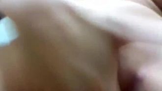 부유한 매춘부인 문신을 한 유명한 야생 모델 웨이웨이는 부유한 고객과 함께 호텔 방에 체크인할 때 명확한 대화를 나눕니다.