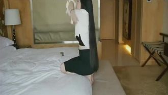Maldita recomendación: Fu Ge, rico de segunda generación, se registra en una habitación de hotel para jugar con el modelo publicitario de champú, que se parece a Lujiazui HD sin marca de agua 1