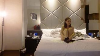 La version Full HD de Xia Jia, la beauté des années 90 de M. Kang, qu'il a rencontrée lors d'un voyage à Lijiang