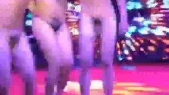 Scena oscena di Emgrand KTV, stanza privata di lusso KTV, bel seno La principessa K esegue una danza versatile e appassionata, pompino all'inguine, cavalca e sbatte mentre canta al karaoke, osceno ed emozionante (8)