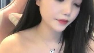 颜值区丰满妹子【靖佩瑶】下海小尺度露奶跳舞扭动，情趣内裤网袜，很是诱惑喜欢不要错过