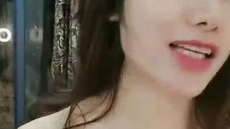La jolie petite plateforme (anciennement Kawaii) propose un spectacle en direct de beautés avec une belle apparence, de belles silhouettes et une masturbation passionnée, ce qui est très tentant
