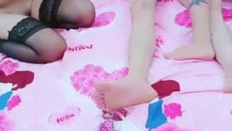 Little Cute Platform (originale Kawaii) Meizi 1112 One King e Two Queens fanno uno spettacolo di sesso appassionato, sesso orale, sesso e masturbazione, molto osceno