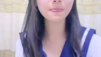 颜值不错甜美妹子九儿道具自慰情趣学生制服椅子按摩器震动逼逼呻吟很是诱惑喜欢不要错过