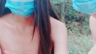 작은 귀여운 플랫폼(이전의 kawaii) 어린 소녀 Coco Xiaogongju와 그녀의 섹스 친구는 야외 섹스 쇼를 갖고 있으며 야생에서 직접 구강 섹스를 하고 매우 음란합니다.