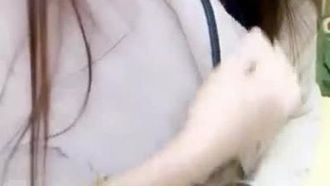 La bellissima bellezza di 18 anni dal seno bianco e tenero Chen Xiaomi incontra suo cognato e fa sesso con una grossa mucca nera e un grosso cazzo, doppia stimolazione senza preservativo e divertimento in alta definizione versione completa