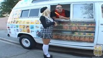 Gold 8 Heaven 1673 Blonde Heaven Lasciami leccare il tuo grande gelato Bang VAN KYLIE REESE