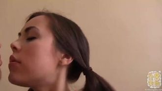 Ein herausragender Student, der bewundert wurde. Ein herausragender Student, der eingeladen wurde, Japanisch zu lernen??? Gold 8 ausgegrabener Rookie ABRIL Debut / Abril