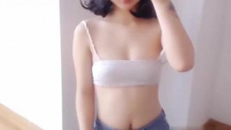 粉嫩白虎少女甜美可人