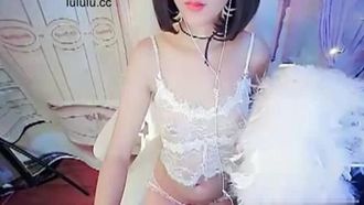 Spero solo che tutti, Ge Ge, possano dare un'occhiata alla mia sorellina~ e non andarsene~