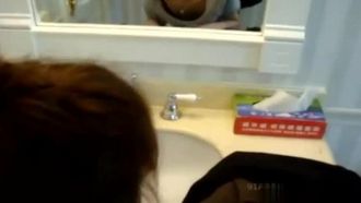 まずは流し台で可愛いアンカーを犯してから口に流し込みました、超かっこよかったですよ～。