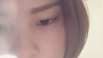 血腥慎入！解開女性神秘「大阿姨」面紗...直播主露點拍攝血淋淋紀錄：剛吃飽別看