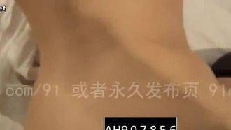 这样张开的洞 ，根本是要我对她内射!
