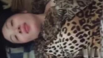 还那么年轻的女人 床上高潮直接叫老公