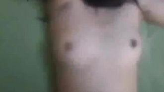 La ragazza è stata usata come mia schiava e il sesso appassionato è stato fantastico.