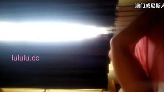 跟新婚人妻约砲 每一吋都深深地插入她的嫩穴"