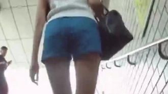 南韩地铁尾随抄底偷拍美腿短裙～06