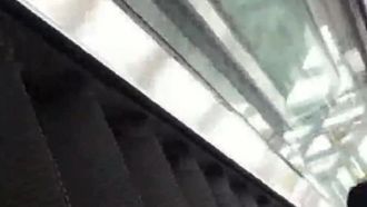 Der U-Bahn in Südkorea folgen, um Fotos von schönen Beinen in kurzen Röcken zu stehlen ~ 27
