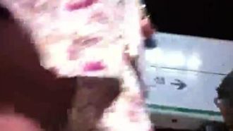 南韩地铁尾随抄底偷拍美腿短裙～44