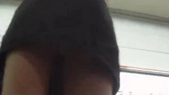 Der U-Bahn in Südkorea folgen, um Fotos von schönen Beinen in kurzen Röcken zu stehlen ~ 23