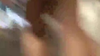 南韩地铁尾随抄底偷拍美腿短裙～60