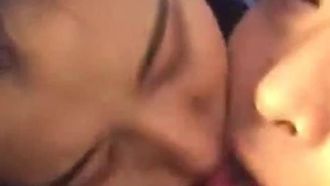 正妹就爱8 9摇不停，叫她骚一点还超听话！