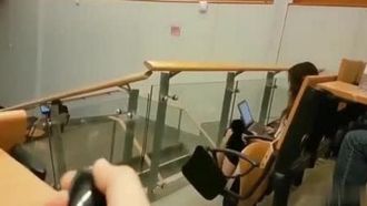 [구미] 여자친구 몸에 바이브레이터 박고 외출해요~ 남자친구가 장난삼아 몰래 열어보네요~