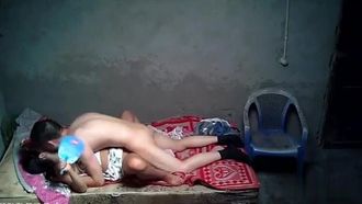 天气热嫖妓偷拍，小姐尽还主动问说要不要带套