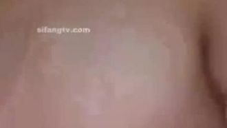 La chica del drama que fue muy popular el año pasado recientemente regresó llamada [Little Narcissus er] y tuvo relaciones sexuales con su desgraciada y sexy amiga.