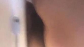 超可愛水嫩大二學妹直接在宿舍寢室刺激開播